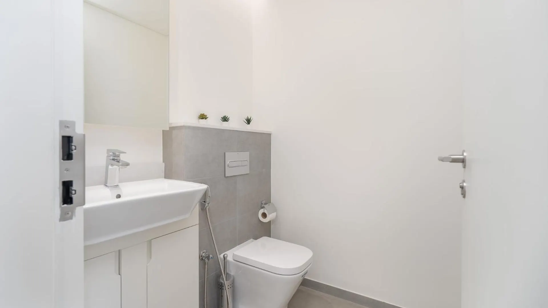 Elegant 1-Bedroom Apartment For 2 Near To Burj Khalifa Dubai