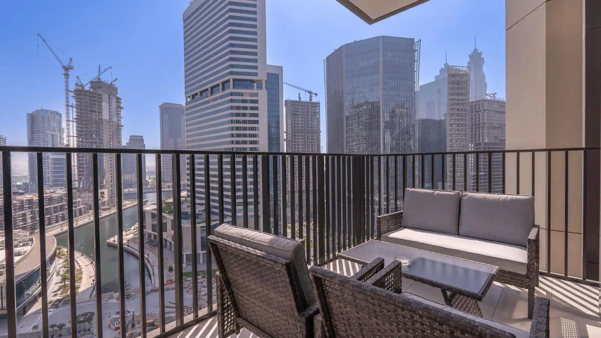 Elegant 1-Bedroom Apartment For 2 Near To Burj Khalifa Dubai United Arab Emirates
