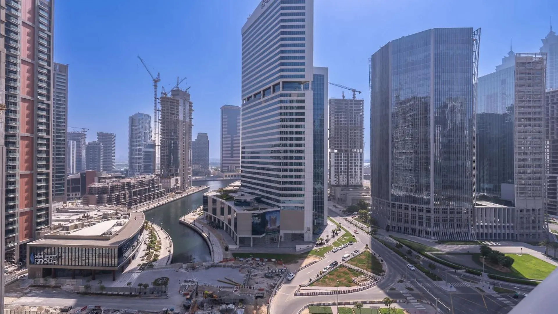 Elegant 1-Bedroom Apartment For 2 Near To Burj Khalifa Dubai