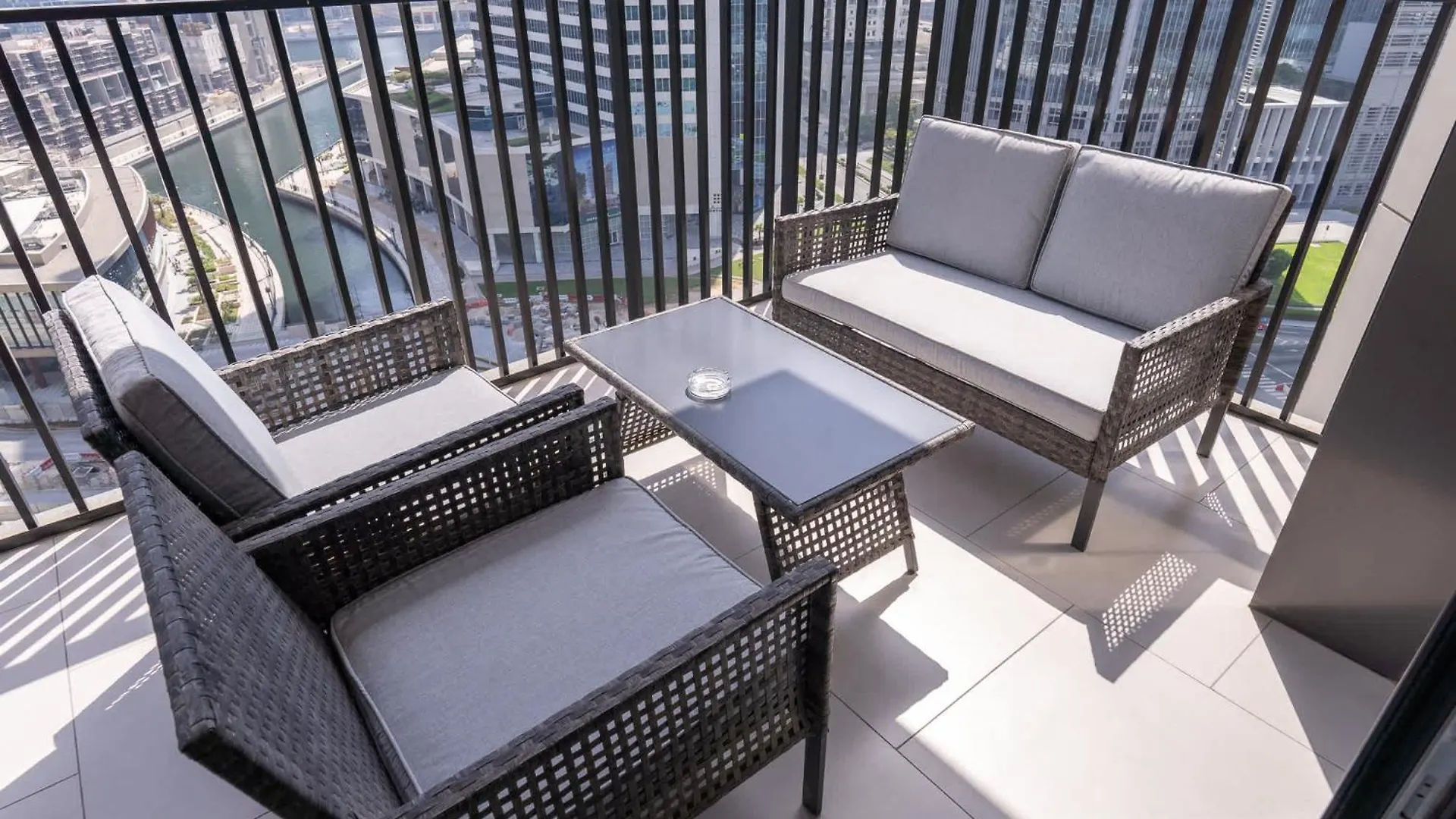 Elegant 1-Bedroom Apartment For 2 Near To Burj Khalifa Dubai