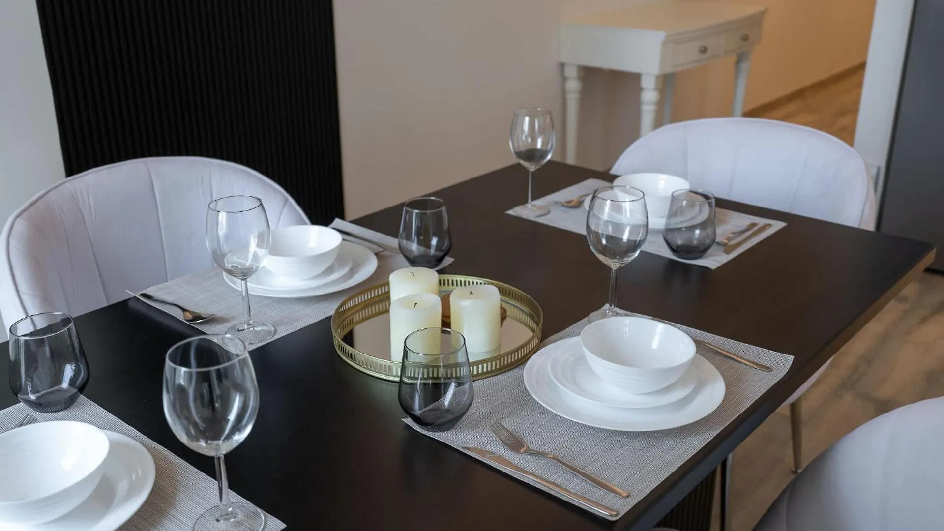Elegant 1-Bedroom Apartment For 2 Near To Burj Khalifa Dubai 0*,