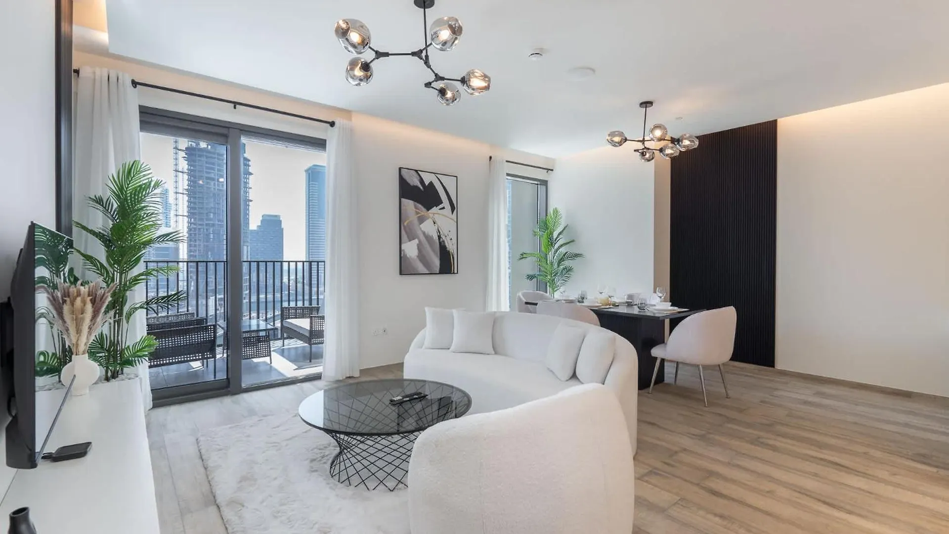 Elegant 1-Bedroom Apartment For 2 Near To Burj Khalifa Dubai